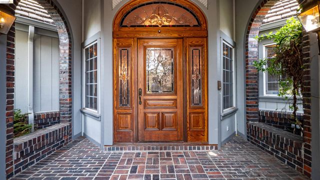 80 Cunha Ct, Oakley, CA 94561