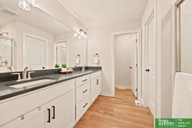 16121 Isabella Street, Bennington, NE 68007