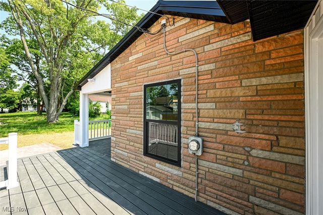 1319 Stratford Street, Barberton, OH 44203