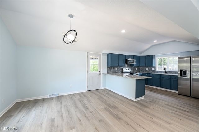 1319 Stratford Street, Barberton, OH 44203