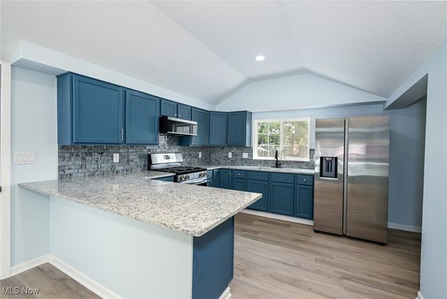 1319 Stratford Street, Barberton, OH 44203