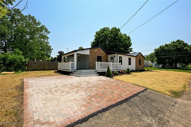 1319 Stratford Street, Barberton, OH 44203