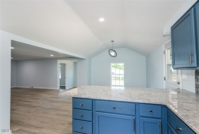 1319 Stratford Street, Barberton, OH 44203