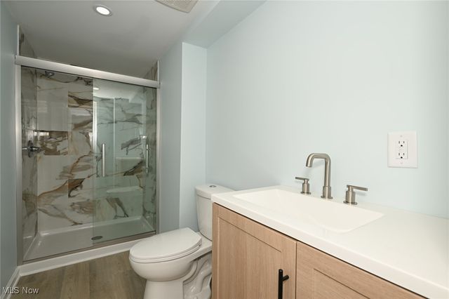 1319 Stratford Street, Barberton, OH 44203