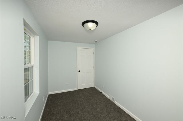 1319 Stratford Street, Barberton, OH 44203