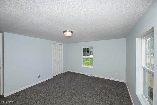 1319 Stratford Street, Barberton, OH 44203