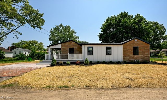 1319 Stratford Street, Barberton, OH 44203