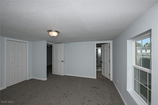 1319 Stratford Street, Barberton, OH 44203