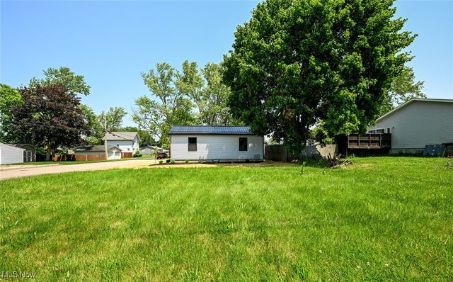 1319 Stratford Street, Barberton, OH 44203