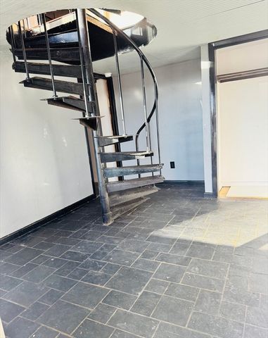 550 Southwick St, Agawam, MA 01030