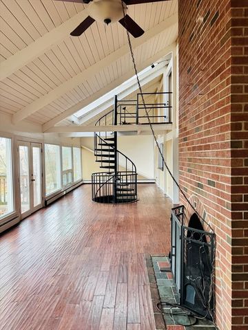 550 Southwick St, Agawam, MA 01030