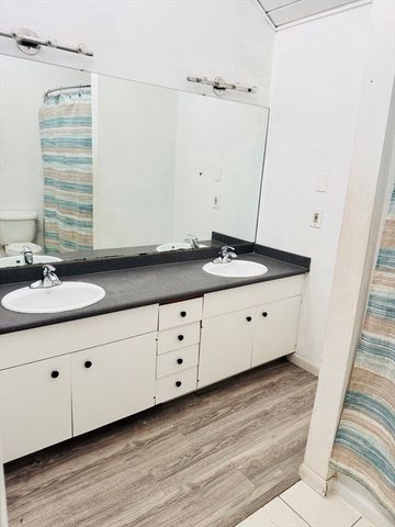 550 Southwick St, Agawam, MA 01030