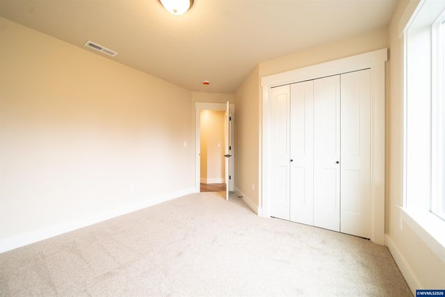 950 6th St, Lyons, OR 97358