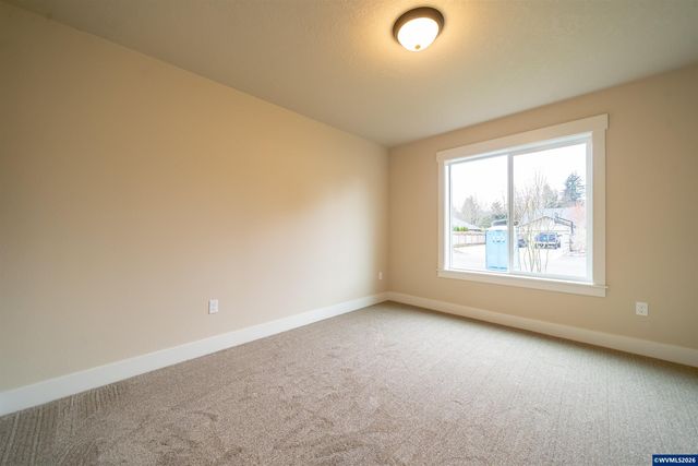 950 6th St, Lyons, OR 97358