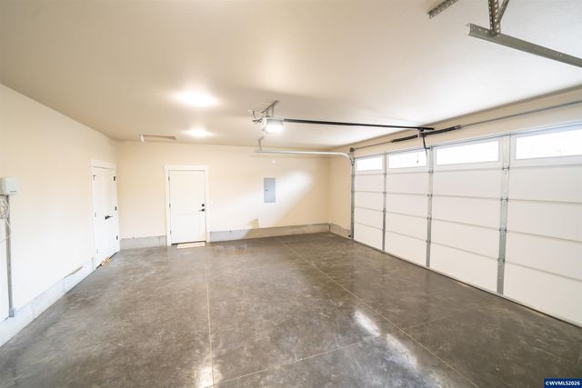 950 6th St, Lyons, OR 97358