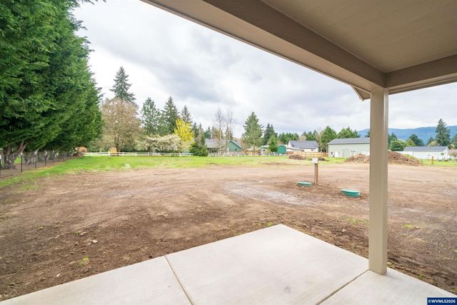 950 6th St, Lyons, OR 97358