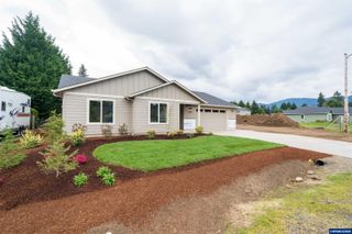 950 6th St, Lyons, OR 97358