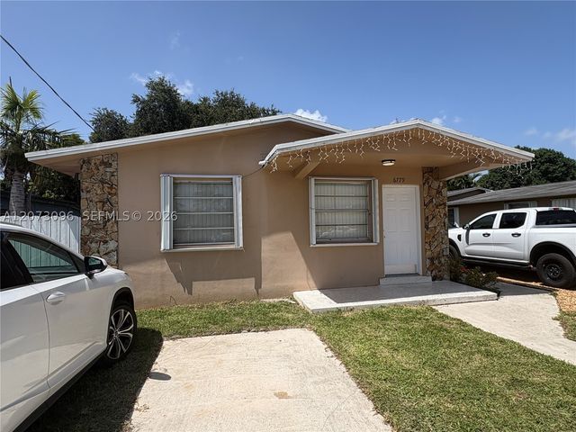 6777 SW 21st St 6779, Miami, FL 33155