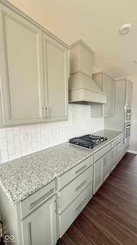 6933 Bayview Run, Mccordsville, IN 46055