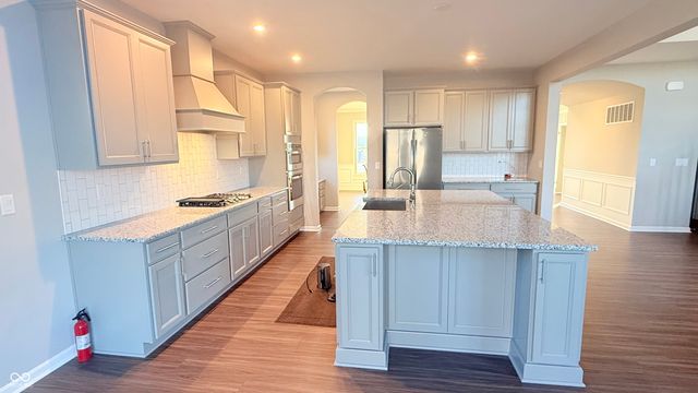 6933 Bayview Run, Mccordsville, IN 46055