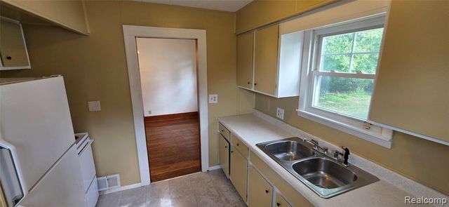 724 Alexandrine Ave Avenue, Mount Morris, MI 48458