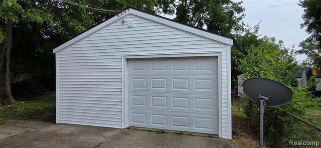724 Alexandrine Ave Avenue, Mount Morris, MI 48458