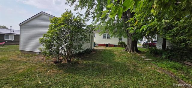 724 Alexandrine Ave Avenue, Mount Morris, MI 48458
