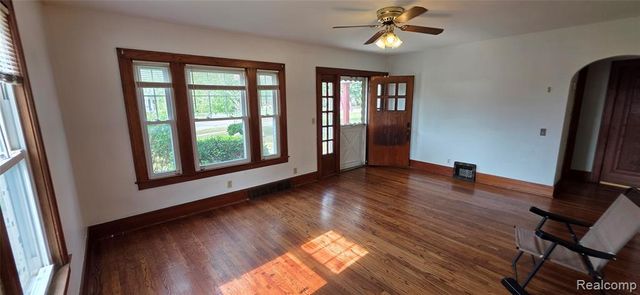 724 Alexandrine Ave Avenue, Mount Morris, MI 48458