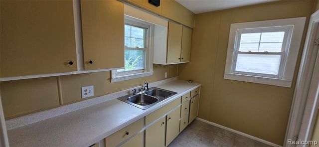 724 Alexandrine Ave Avenue, Mount Morris, MI 48458