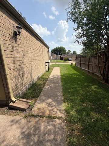 13310 Robinglen Drive, Houston, TX 77083