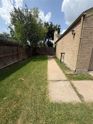 13310 Robinglen Drive, Houston, TX 77083