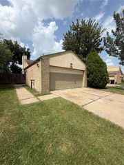 13310 Robinglen Drive, Houston, TX 77083
