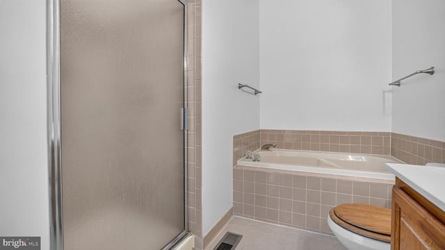 6632 COMMODORE CT, New Market, MD 21774