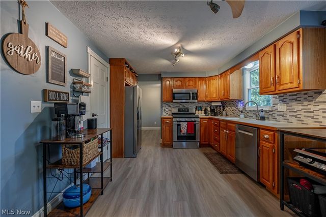 80 Merle Boulevard, Munroe Falls, OH 44262