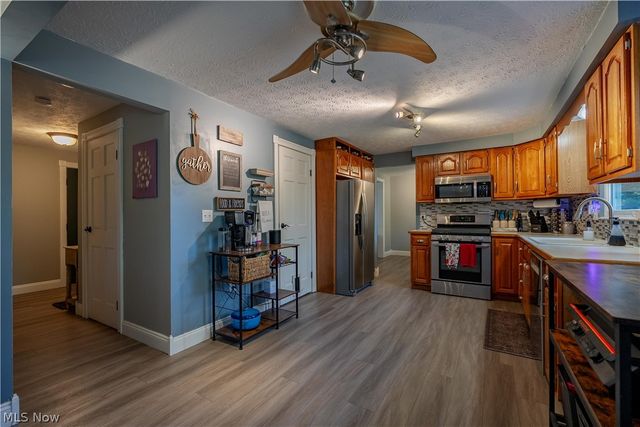 80 Merle Boulevard, Munroe Falls, OH 44262