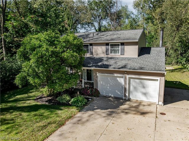 80 Merle Boulevard, Munroe Falls, OH 44262