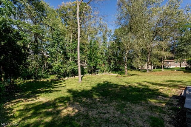 80 Merle Boulevard, Munroe Falls, OH 44262