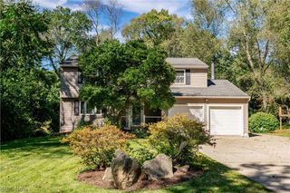 80 Merle Boulevard, Munroe Falls, OH 44262