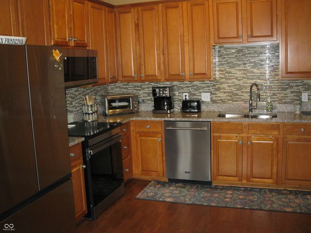 555 Dylan Drive, Avon, IN 46123