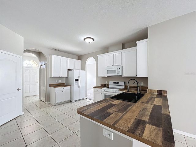 11426 VILLAGE BROOK DRIVE, Riverview, FL 33579