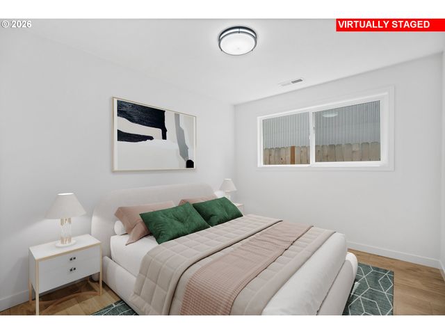 602 S VERMONT St, Portland, OR 97219