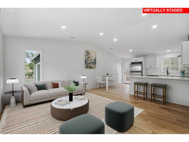 602 S VERMONT St, Portland, OR 97219