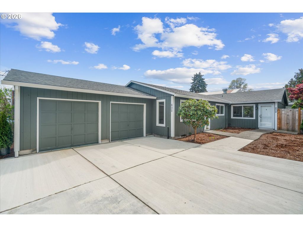 602 S VERMONT St, Portland, OR 97219