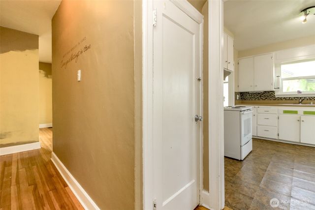220 S 55th Street, Tacoma, WA 98408