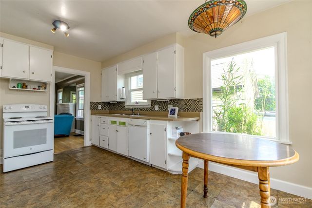 220 S 55th Street, Tacoma, WA 98408