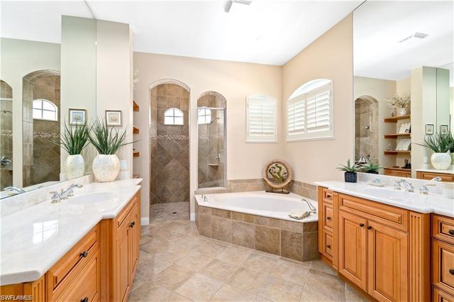 2046 Imperial CIR, Naples, FL 34110