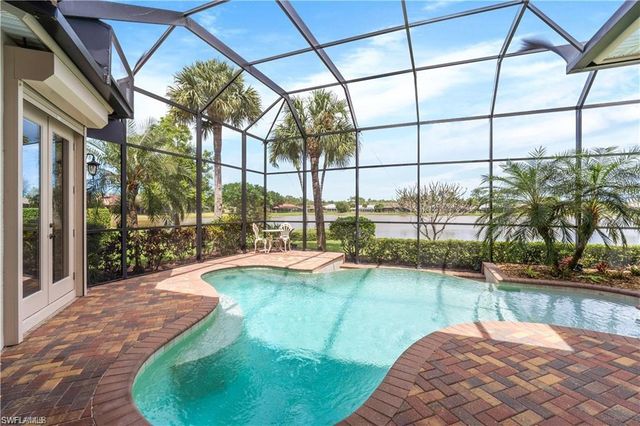 2046 Imperial CIR, Naples, FL 34110