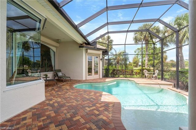 2046 Imperial CIR, Naples, FL 34110