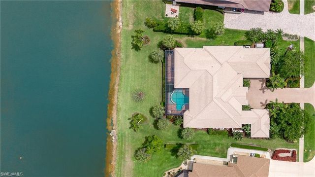 2046 Imperial CIR, Naples, FL 34110