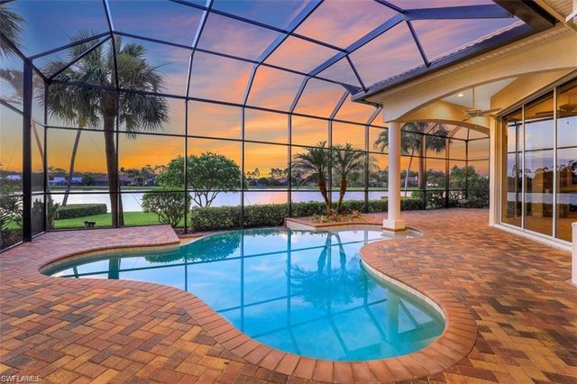 2046 Imperial CIR, Naples, FL 34110